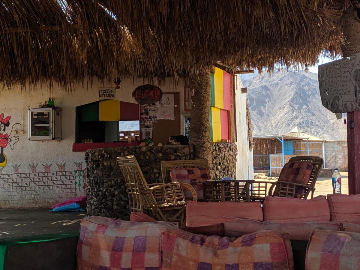 Half Moon Camp Hotell Taba Exteriör bild